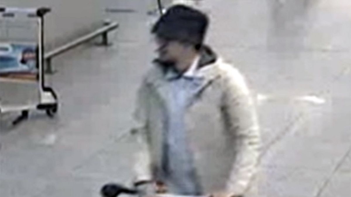 Belgian police release new footage of 'man in the hat'
