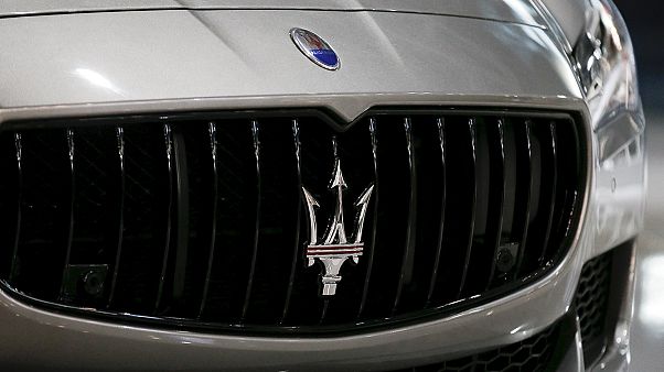Maserati, tappetino difettoso. Sosta forzata ai box per migliaia di vetture Maserati, tappetino difettoso. Sosta forzata ai box per migliaia di vetture