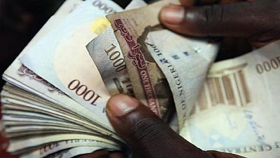 Pressure mounts on Nigeria to devalue its currency
