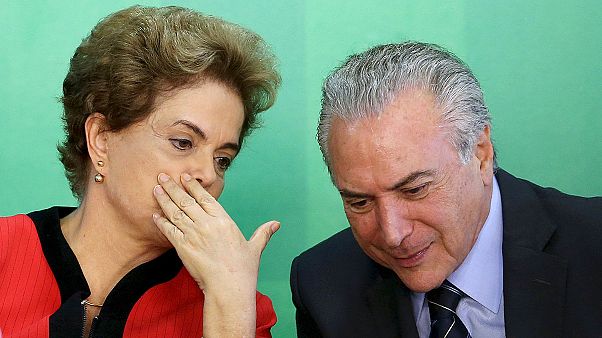 Brasile, alleati di Rousseff escono dall'esecutivo: l'impeachment si fa più vicino Brasile, alleati di Rousseff escono dall'esecutivo: l'impeachment si fa più vicino