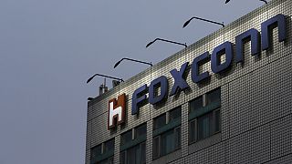 Japon teknoloji şirketi Sharp'ın üçte ikisi Foxconn'un oldu