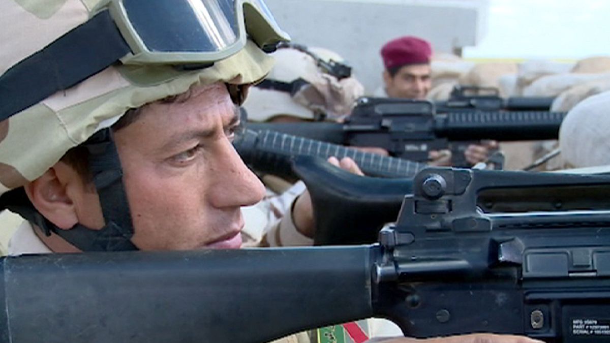 L'armée irakienne et les peshmergas se préparent avant de prendre d'assaut Mossoul