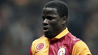 Eboué suspenso por um ano