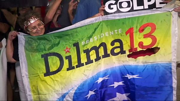 Zehntausende Brasilianer demonstrierten gegen Amtsenthebung Rousseffs Zehntausende Brasilianer demonstrierten gegen Amtsenthebung Rousseffs
