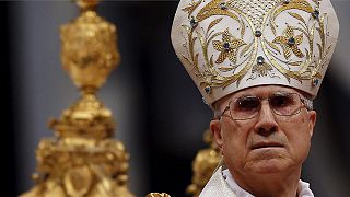 Antigo número dois do Vaticano envolvido em alegado financiamento ilícito
