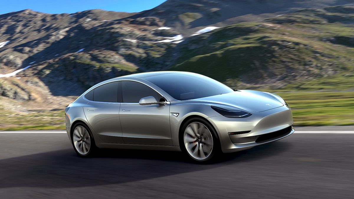 Svelata la Tesla Model 3, l'auto elettrica per (quasi) tutti