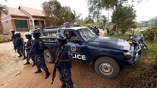 Uganda police to withdraw from Besigye's home