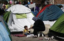 Amnesty - Türkei schickt Flüchtlinge nach Syrien, griechisches Parlament bestätigt EU-Türkei Deal