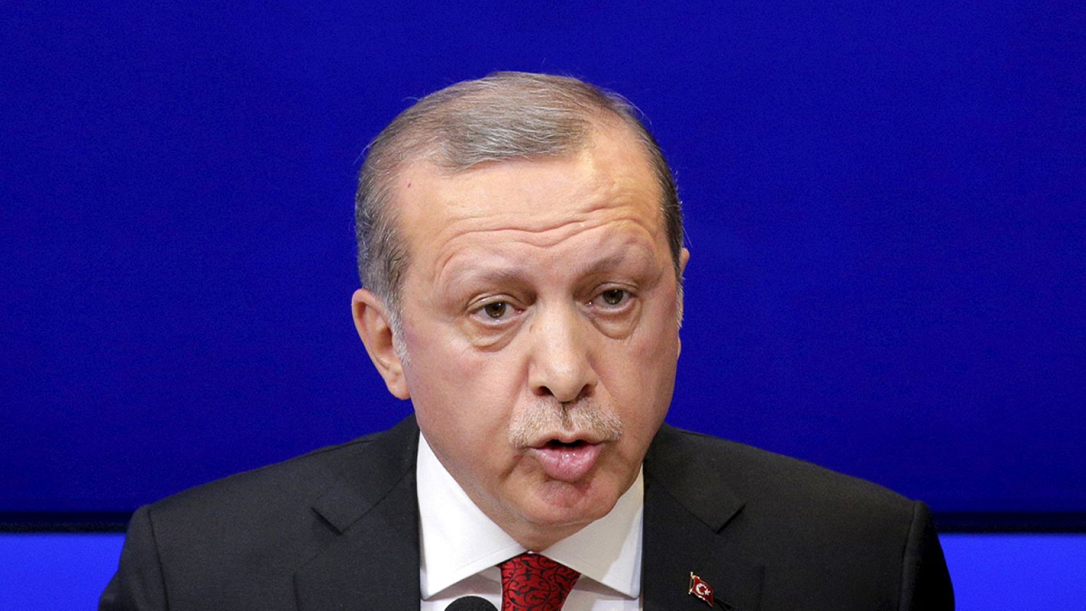 Erdogan-Video vom ZDF gelöscht: Ist Böhmermanns Gedicht rassistisch?