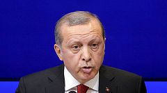 Erdogan-Video vom ZDF gelöscht: Ist Böhmermanns Gedicht rassistisch?