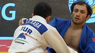 Los judocas turcos brillan en el primer día del Gran Premio de Samsun