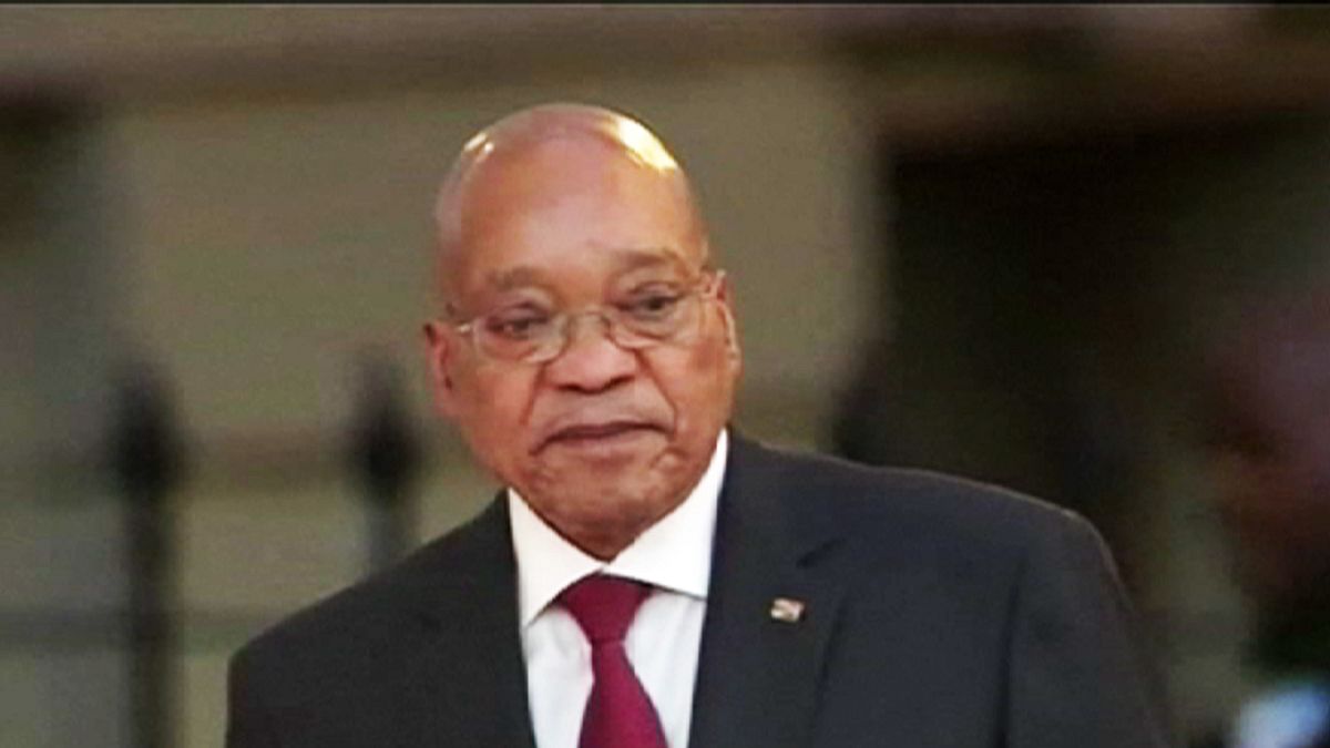 ЮАР: президент Зума вернет в казну деньги за бассейн
