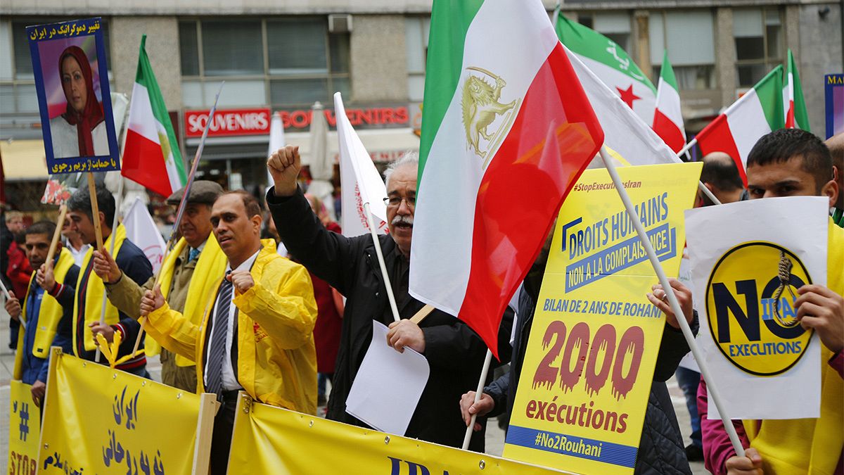 لاریجانی: سفر روحانی به اتریش به دلیل تظاهرات مجاهدین خلق لغو شد