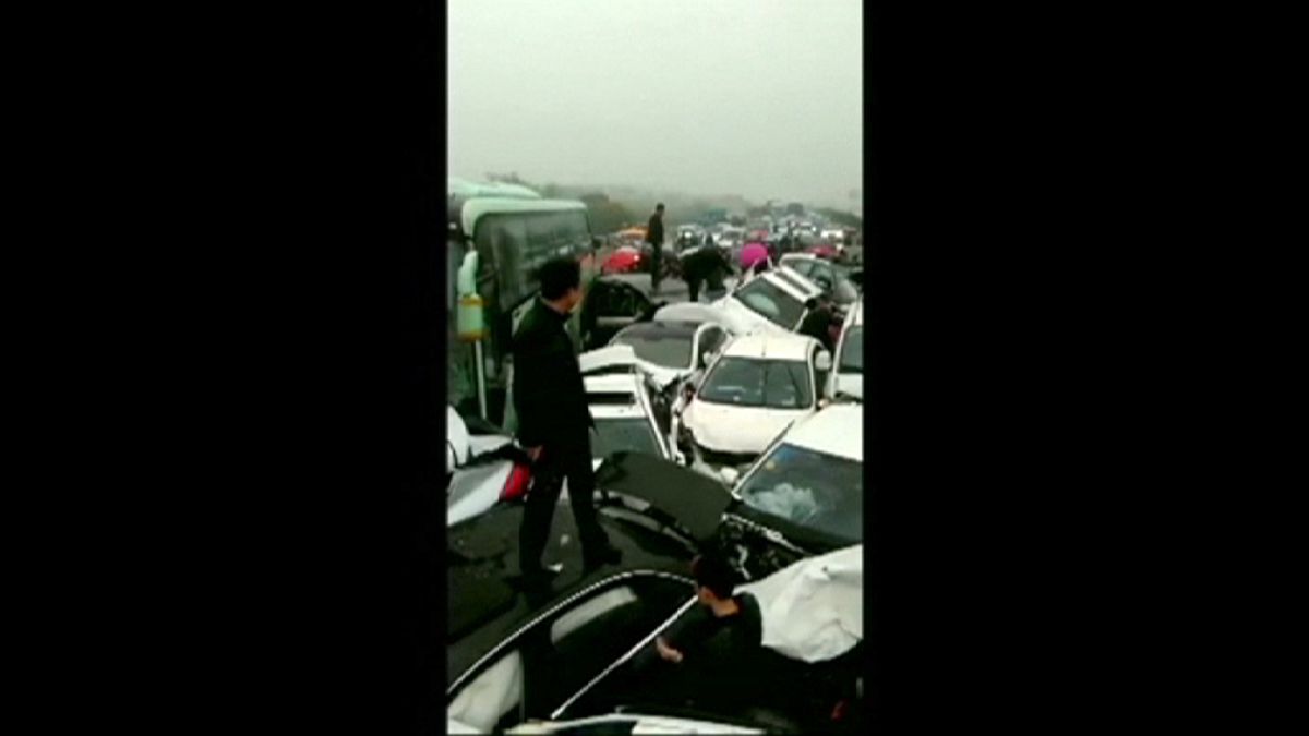 تصادف زنجیره ای بیش از بیست خودرو در چین