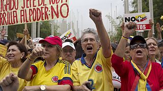 کلمبیا؛ تظاهرات مخالفان علیه روند مذاکرات دولت با شورشیان فارک