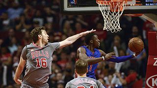 Un triple doble de Jimmy Butler no basta a los Bulls para frenar a los Pistons