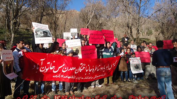 کارگران خاتون آباد خواستار بازگشت به کار و مختومه شدن پرونده قضایی هستند کارگران خاتون آباد خواستار بازگشت به کار و مختومه شدن پرونده قضایی هستند