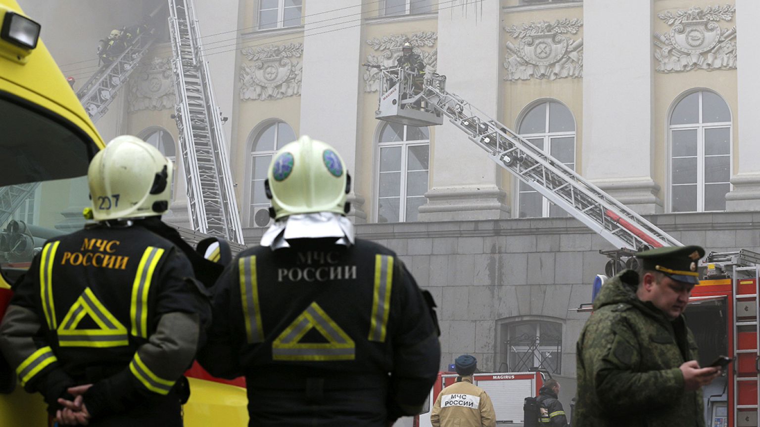 Ρωσία: Πυρκαγιά σε πρώην κτίριο του ρωσικού υπουργείου άμυνας