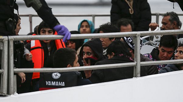 Migrant deportations from Greece to Turkey begin under EU deal Migrant deportations from Greece to Turkey begin under EU deal