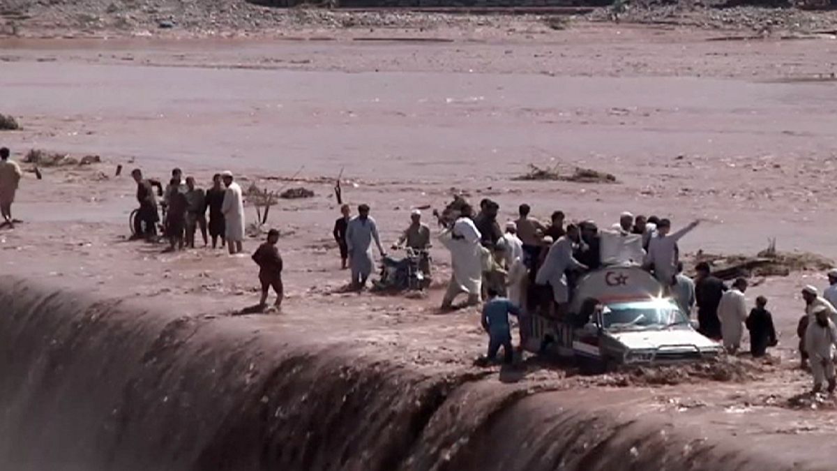 Наводнение в Пакистане унесло жизни более 60 человек