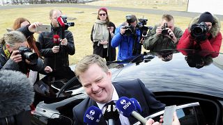 در پی رسوایی مالی نخست وزیر ایسلند خواستار انحلال پارلمان شد
