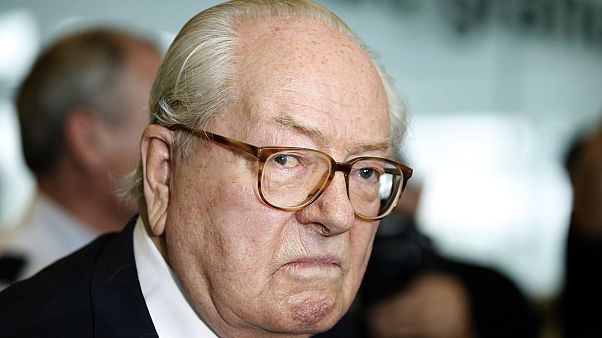 Panama Papers: Η Λεπέν έβγαζε χρήματα από τη Γαλλία μέσω Offshore Panama Papers: Η Λεπέν έβγαζε χρήματα από τη Γαλλία μέσω Offshore