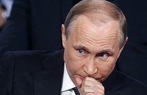 "Panama Papers": Putin denuncia "complô" e defende suposto "testa de ferro"