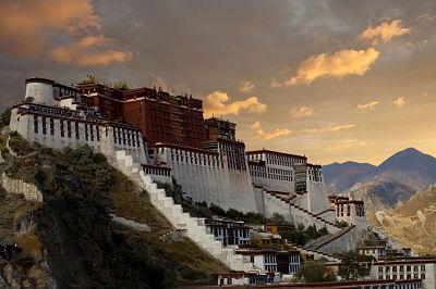 Lhasa\'s Potala Palace.