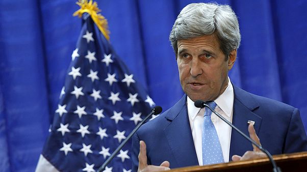 Visita de Kerry ao Iraque para reiterar o apoio dos Estados Unidos Visita de Kerry ao Iraque para reiterar o apoio dos Estados Unidos