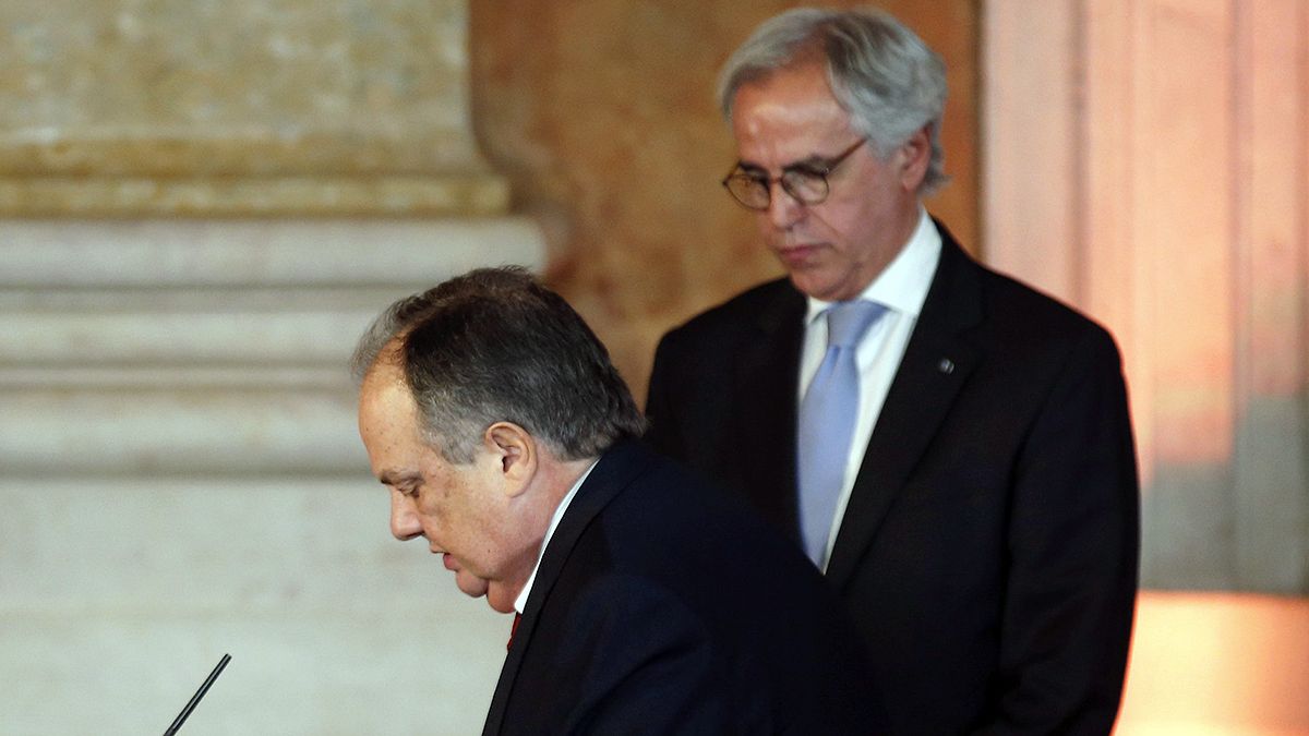 Távozik a pofonnal fenyegetőző portugál miniszter
