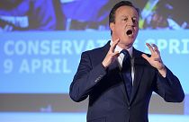 David Cameron rendo pubblica la sua dichiarazione dei redditi