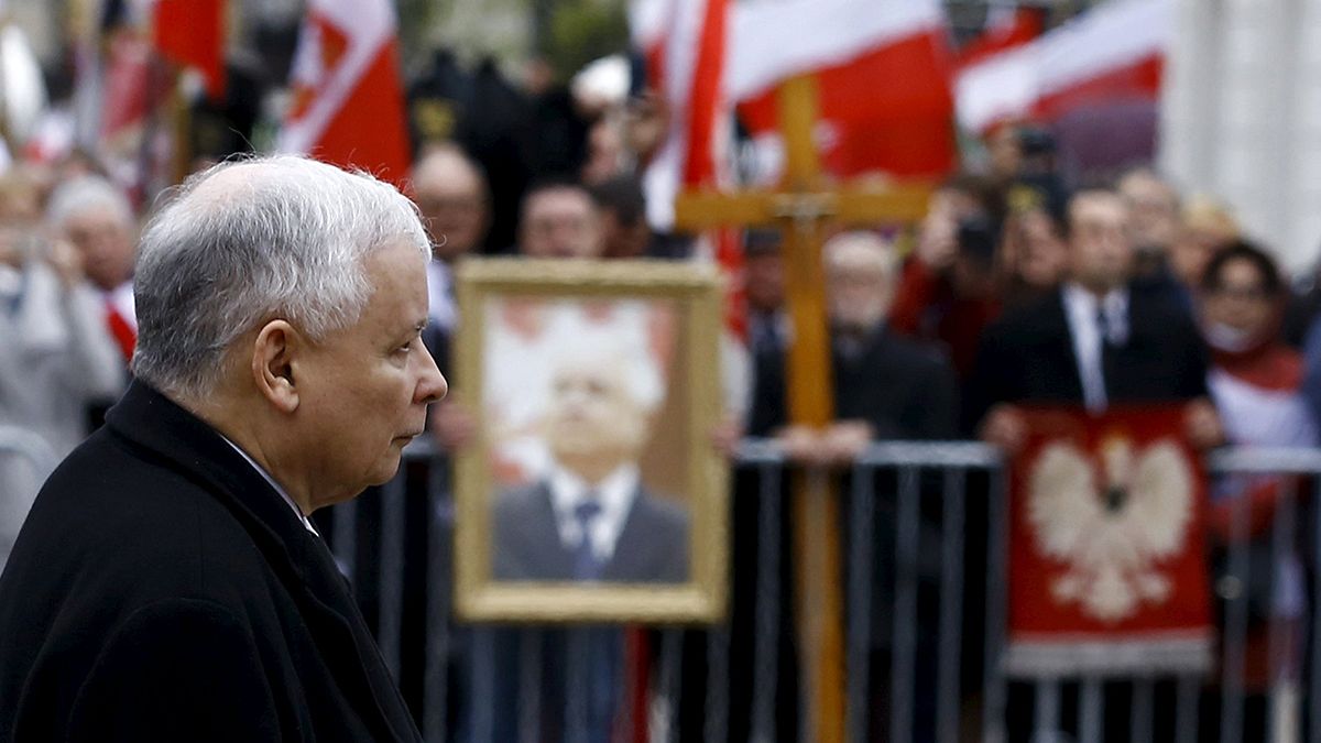 Six ans après, la Pologne se souvient des victimes de la catastrophe de Smolensk