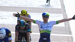 Ciclismo: Parigi-Roubaix, Mathew Hayman s'impone davanti a Tom Boonen