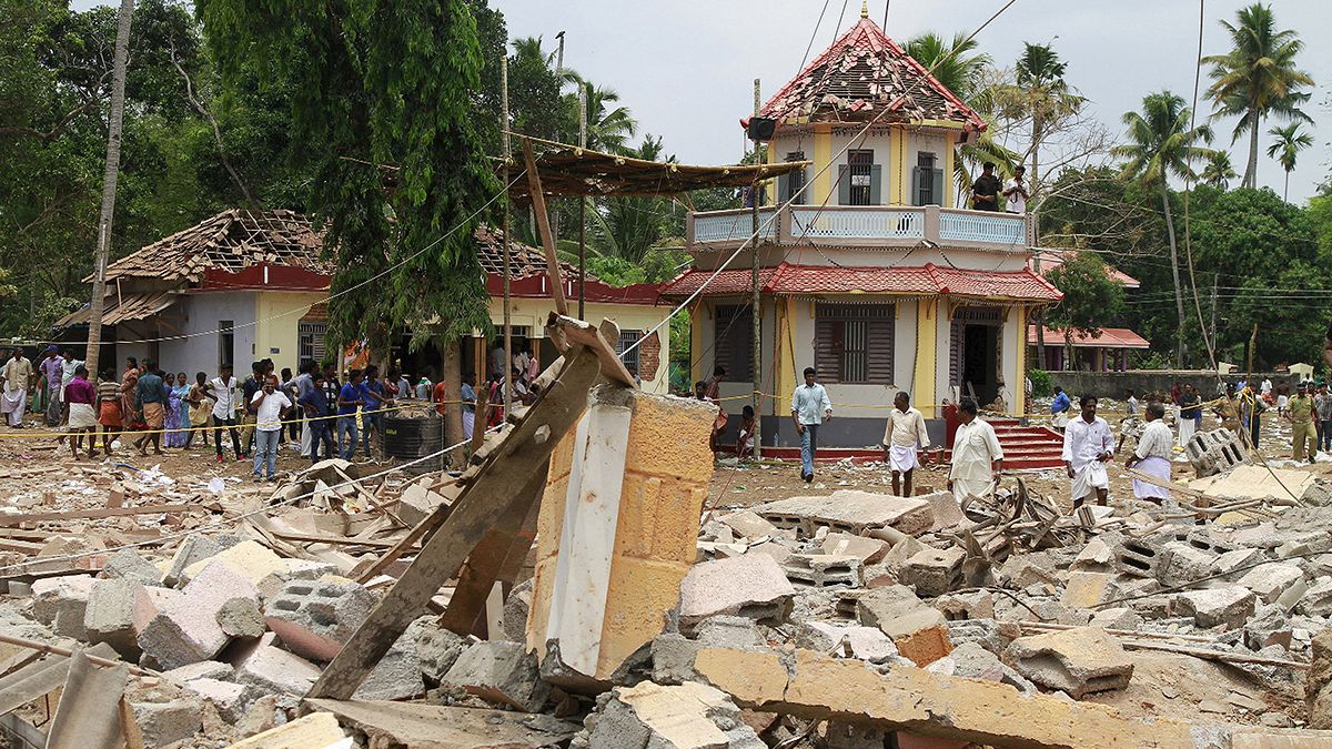 Indien: nach Explosion in Tempelanlage werden juristische Untersuchungen eingeleitet