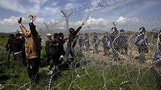 Flüchtlingsfrust in Griechenland: Tsipras kritisiert mazedonischen Grenzer-Einsatz bei Idomeni