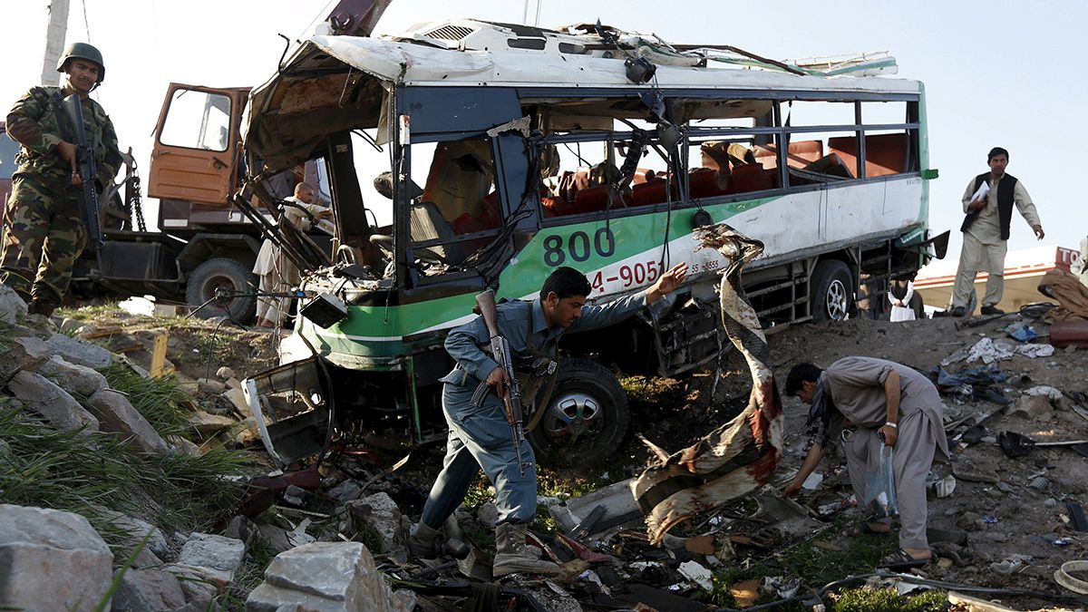 Afghanistan: 14 Tote bei Bombenanschlägen auf Regierungsbusse