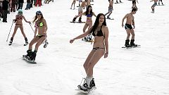 Soçi'de bikinileriyle kayak yaptılar