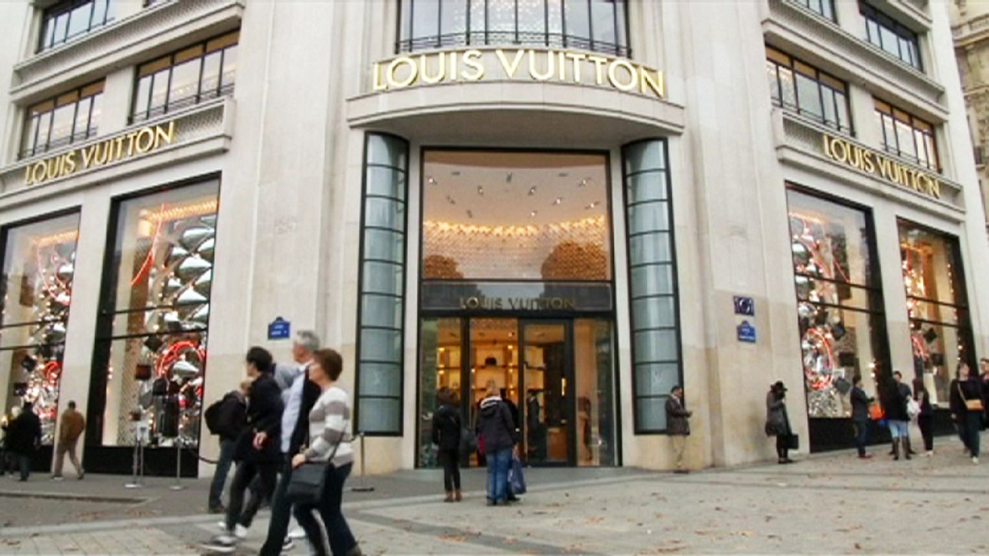 LVMH shares tumble after poor sales 