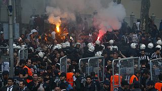 Турецкая полиция против футбольных фанатов