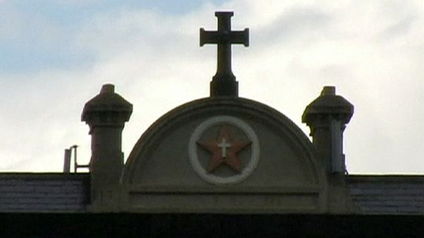 Crolla il muro del silenzio intorno agli abusi sessuali del clero: le tappe Crolla il muro del silenzio intorno agli abusi sessuali del clero: le tappe
