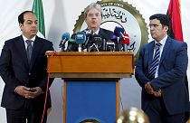 Itália defende levantamento de embargo de armas à Líbia