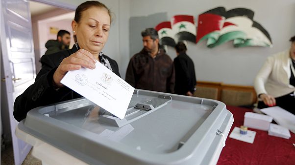 Siria celebra elecciones legislativas condenadas por la oposición presente en las conversaciones de Ginebra Siria celebra elecciones legislativas condenadas por la oposición presente en las conversaciones de Ginebra