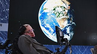 Stephen Hawking helps unveil interstellar travel project