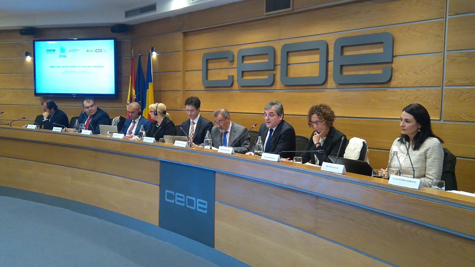 Rumanía, con miles de millones en fondos europeos, busca inversores en España