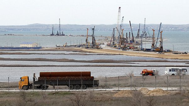 Se retrasan las obras de construcción del puente que unirá Rusia con Crimea Se retrasan las obras de construcción del puente que unirá Rusia con Crimea