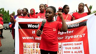 Boko Haram envía una presunta prueba de vida de las niñas de Chibok en el segundo aniversario de su secuestro
