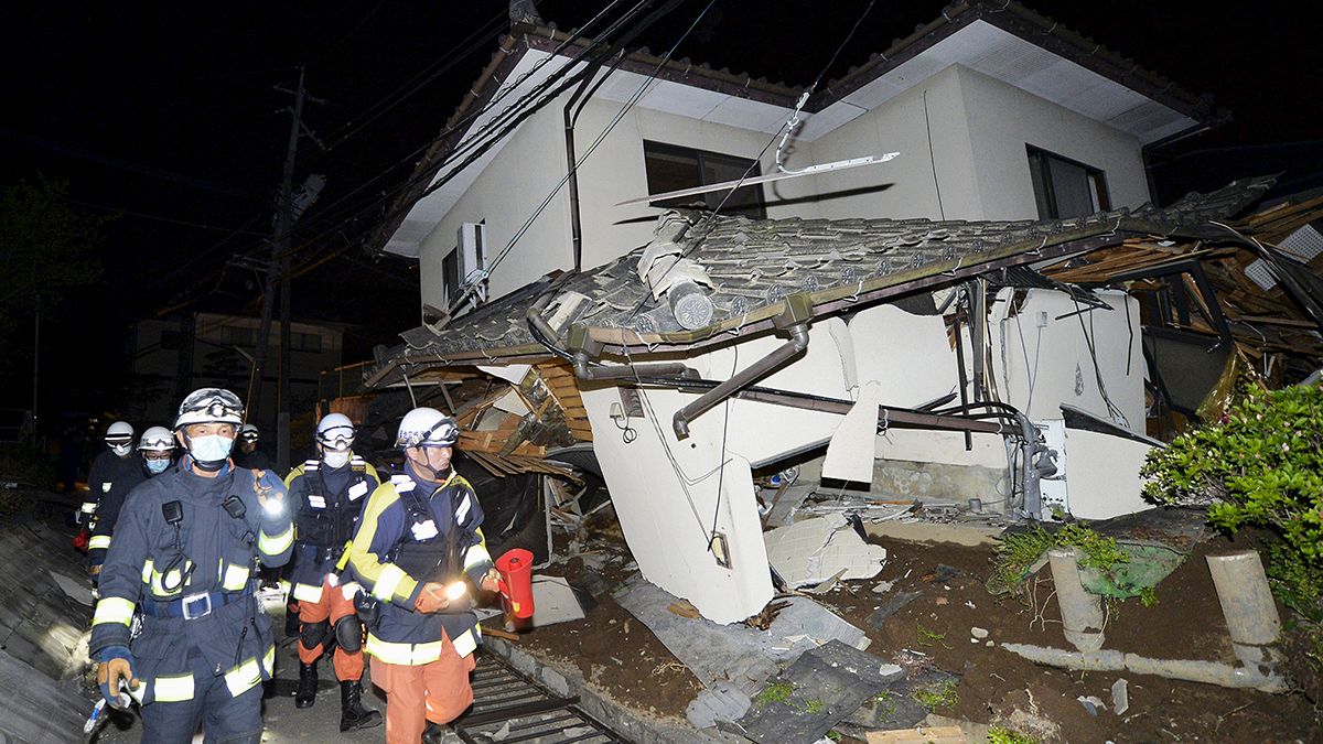 Földrengések pusztítottak Japán déli részén