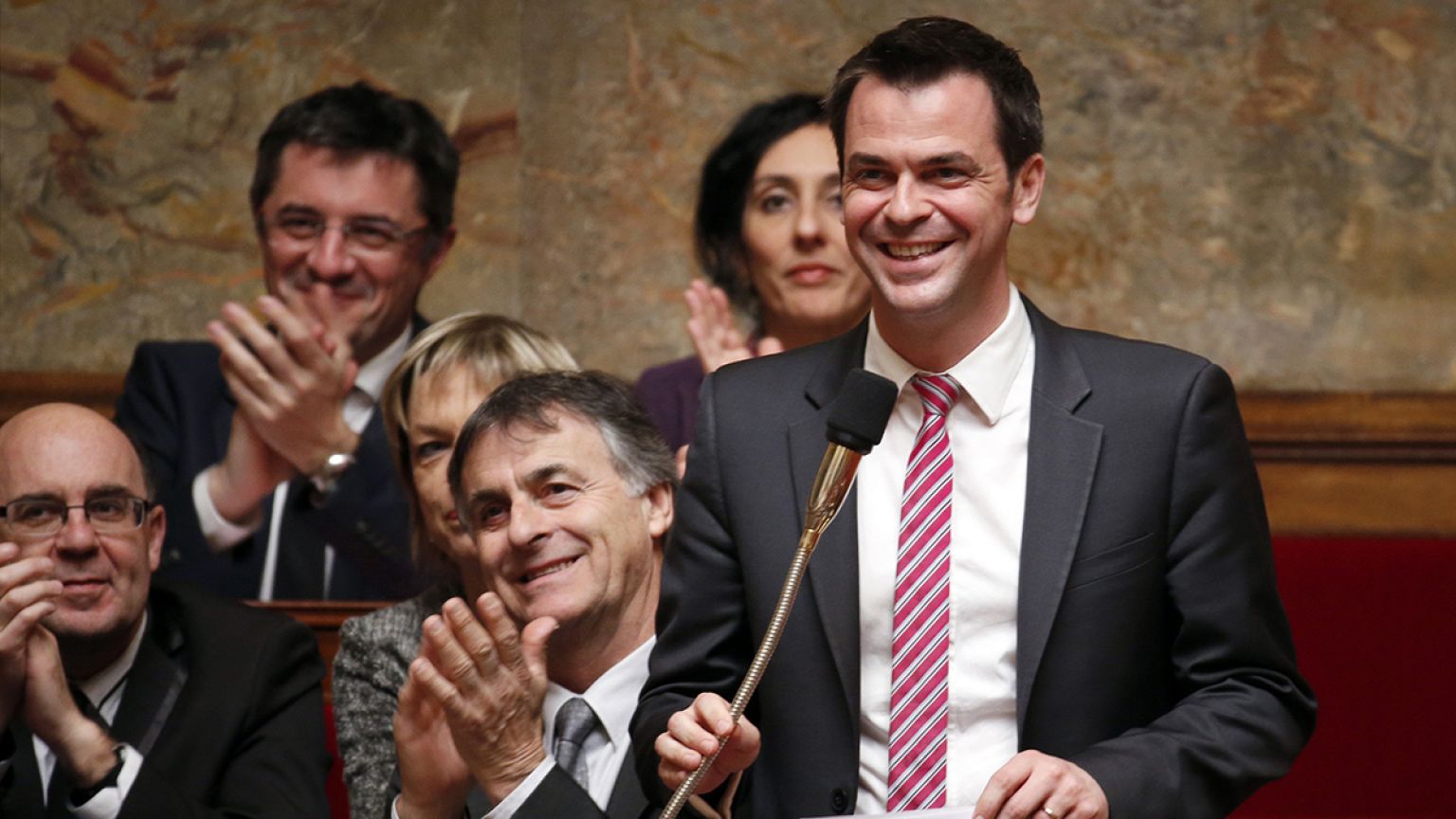 Quiz: How much do you know about MPs' income in the EU?