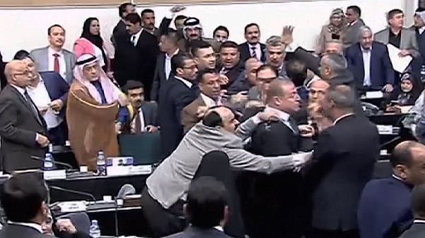 Abadi: "La crisi politica in Iraq può compromettere la lotta all'Isil" Abadi: "La crisi politica in Iraq può compromettere la lotta all'Isil"