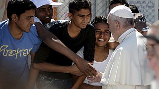 Il Papa in visita ai migranti di Lesbo, in Grecia